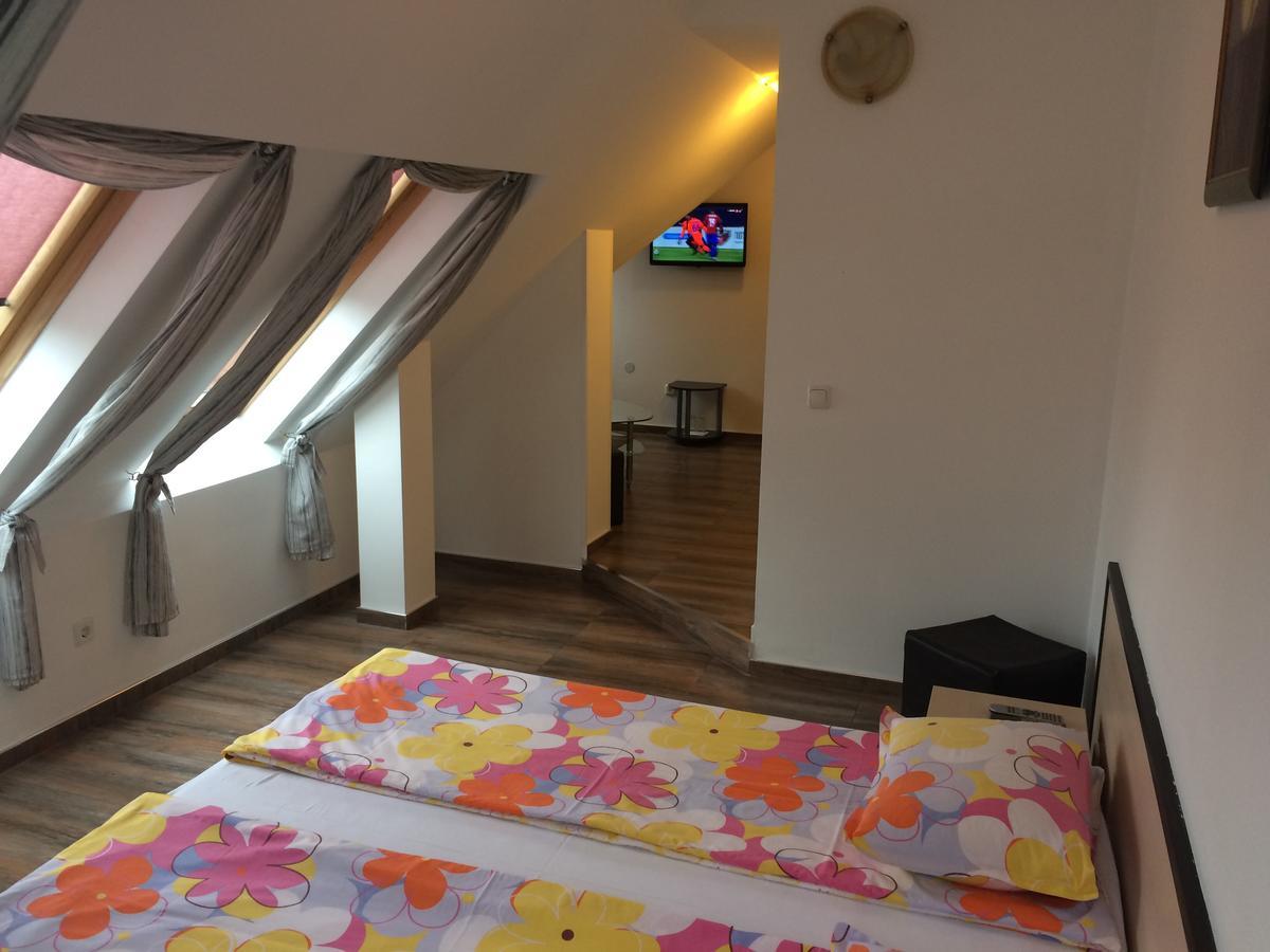 Hotel - Restaurant Chairite โซเฟีย ภายนอก รูปภาพ